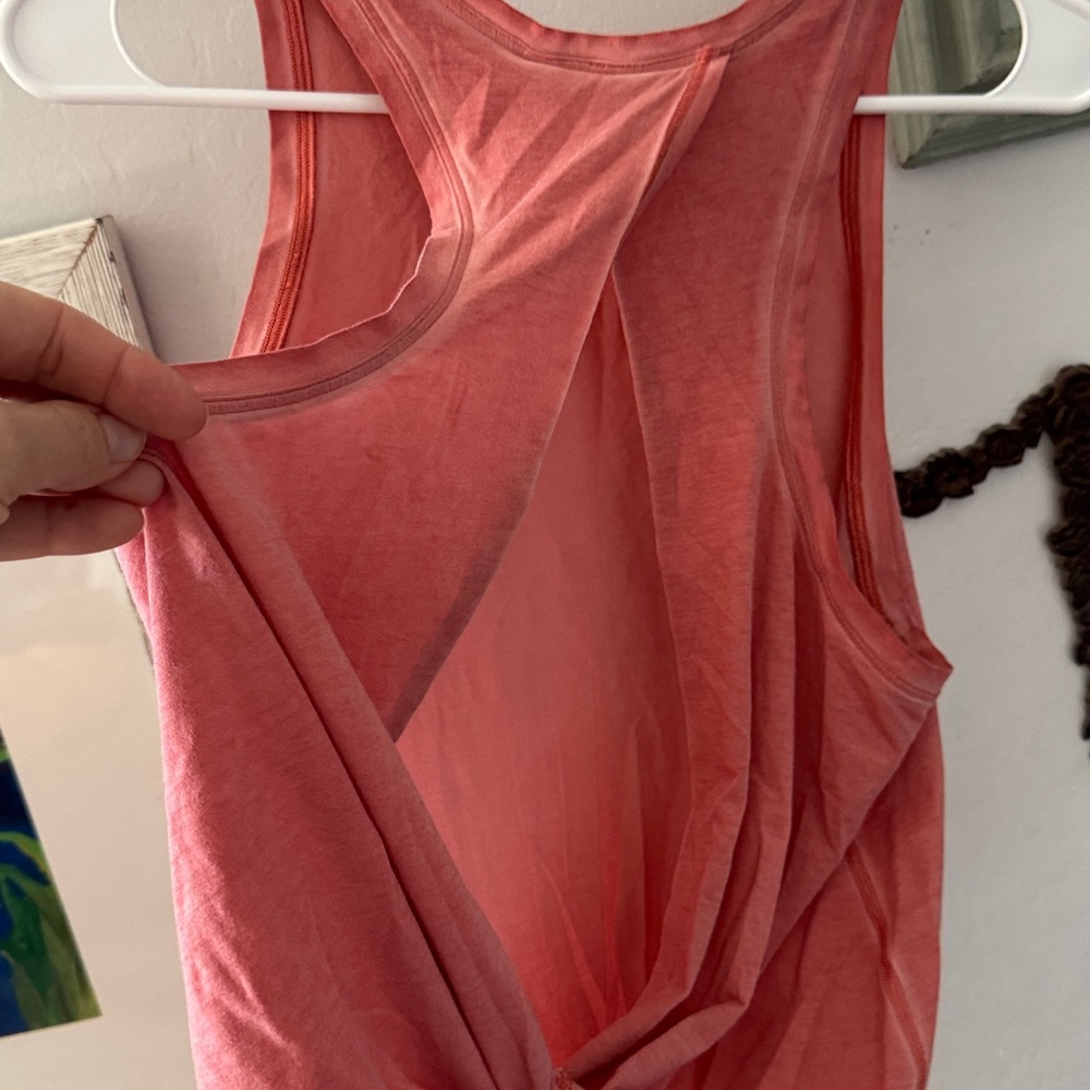 Lululemon All Tied Up Tank in Splatter Pattern Women's Burgundy Sleeveless Top